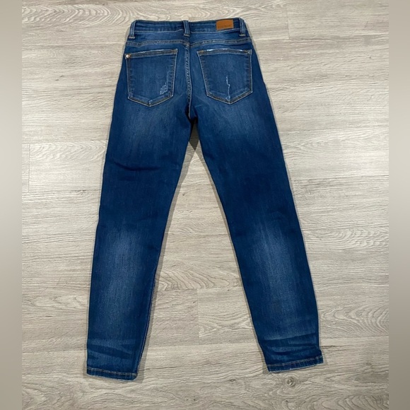 Judy Blue‎ Relaxed Fit Angie Straight Leg Distressed Jeans JB82102DK Size 1/25 - Picture 9 of 9